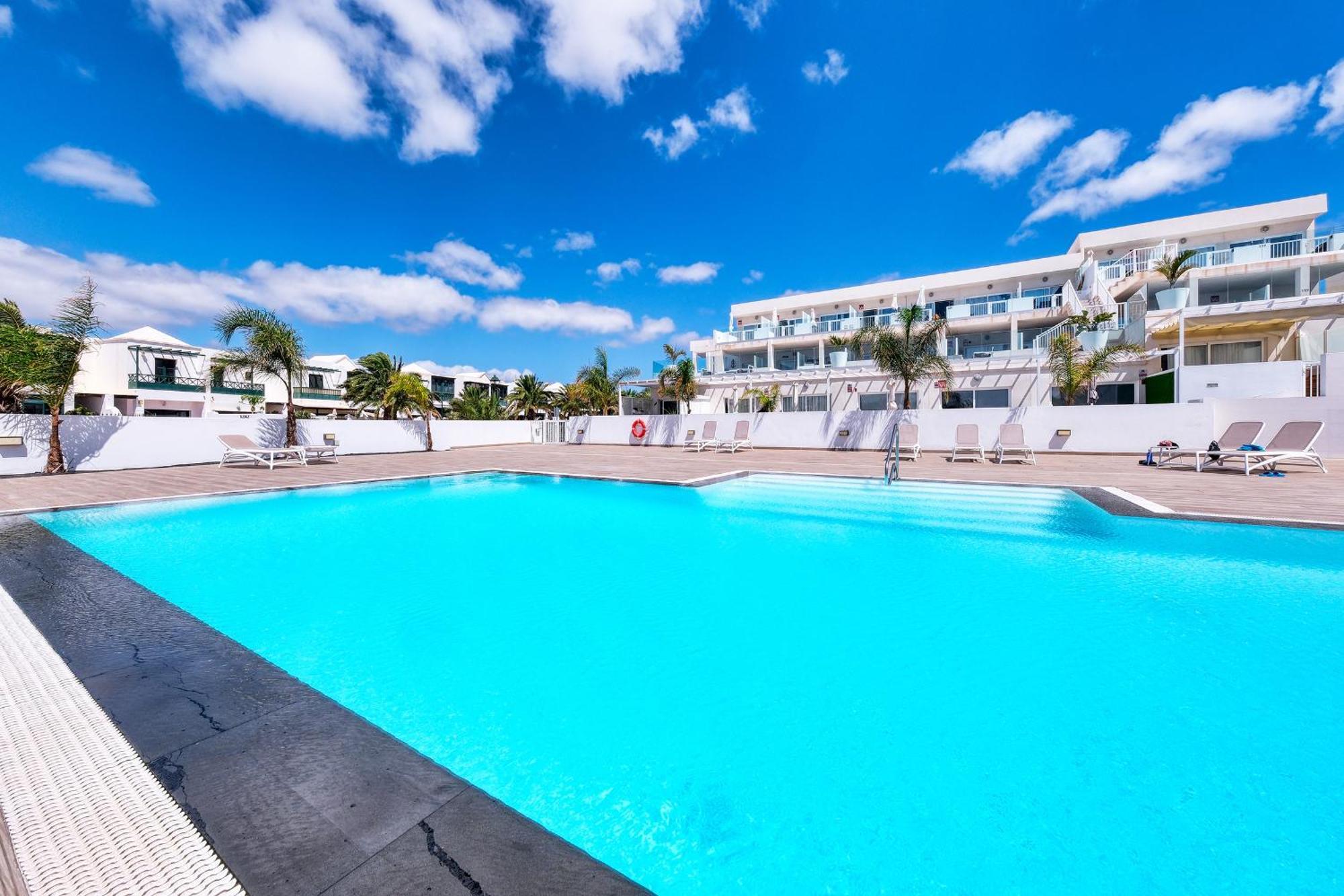 Luminosa Vivienda Vacacional Con Vista A La Piscina Costa Teguise Ngoại thất bức ảnh